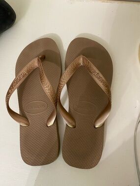 Havaianas Women's Metallic Brown Flip Flops